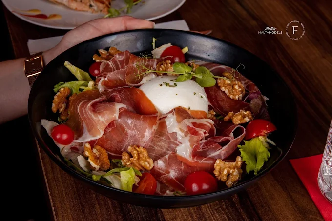 Prosciutto and burrata salad
